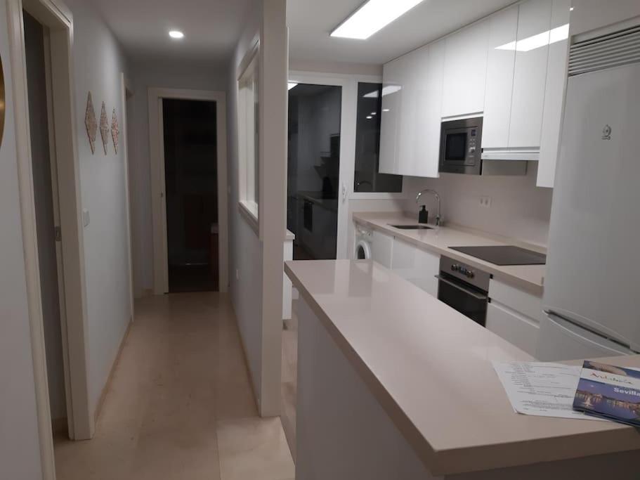 Ferienwohnung Nuevo-Luminoso Y Moderno. Parking Gratis!! Sevilla Exterior foto